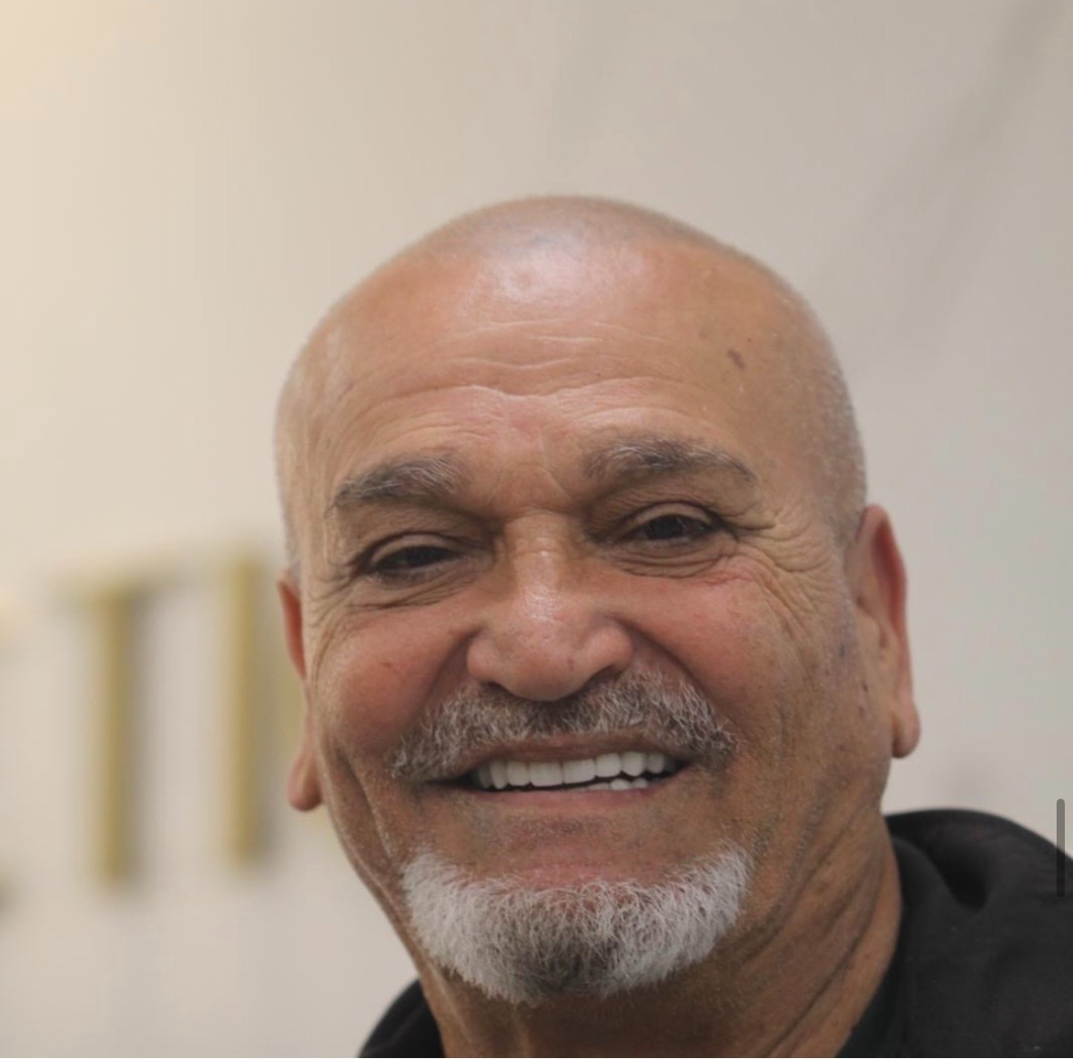 מטופל מחייך